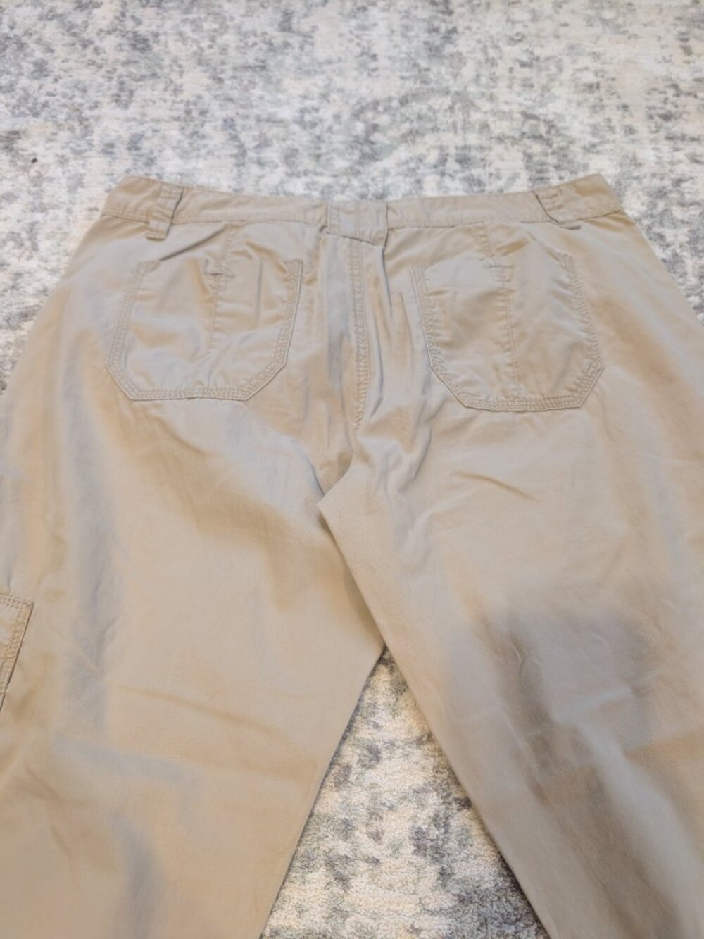 Calvin Klein Jeans Khaki Capri Pants Button Tab Women's Size 12 Tan - Picture 9 of 9